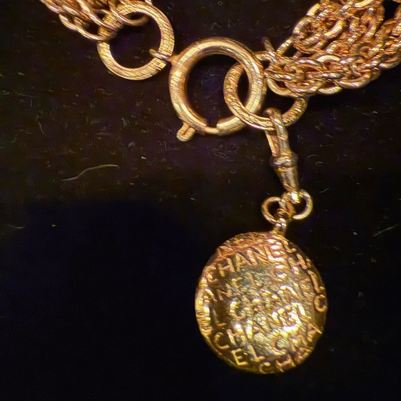 Chanel Vintage 24K Plated Turnlock Necklace.  Late 1970s early 1980s vintage - Picture 3 of 13